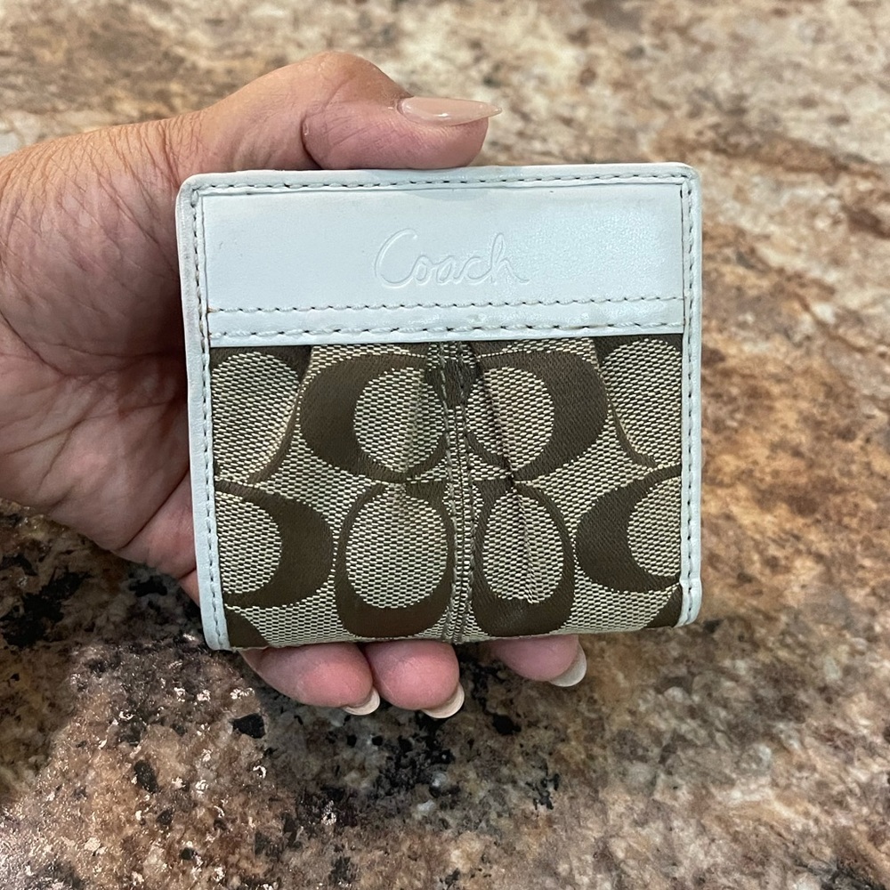 Coach ID Wallet - Picture 8 of 8
